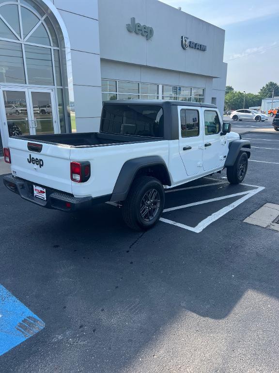 new 2025 Jeep Gladiator car, priced at $45,915