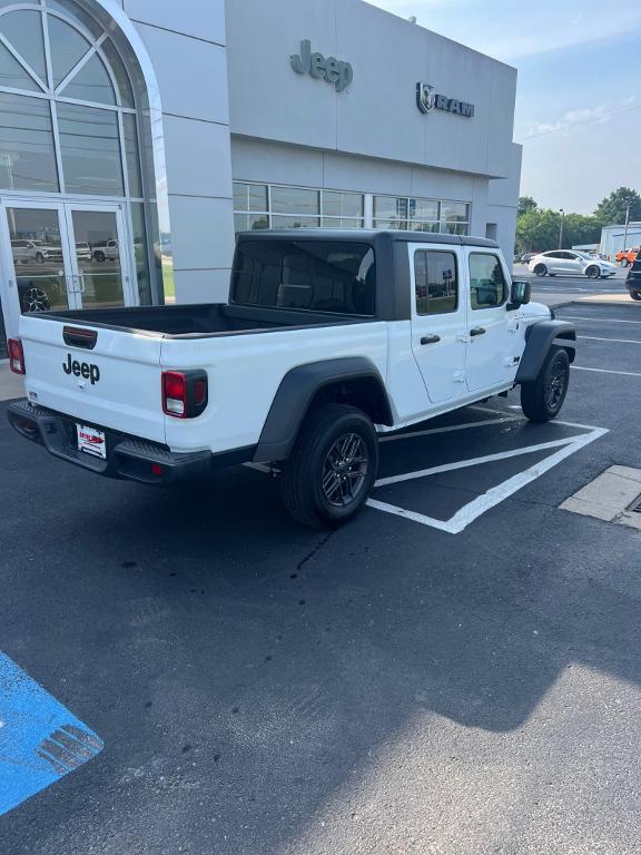 new 2025 Jeep Gladiator car, priced at $45,915