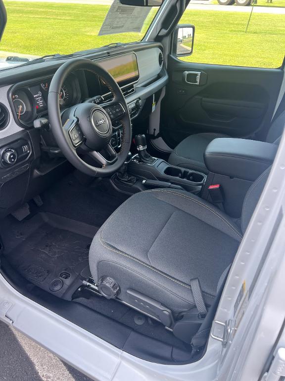 new 2025 Jeep Gladiator car, priced at $45,915