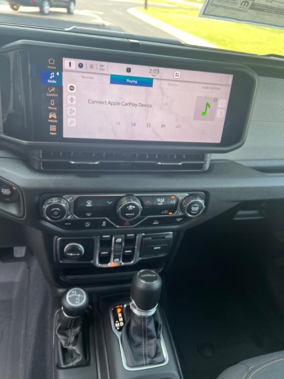 new 2025 Jeep Gladiator car, priced at $45,915