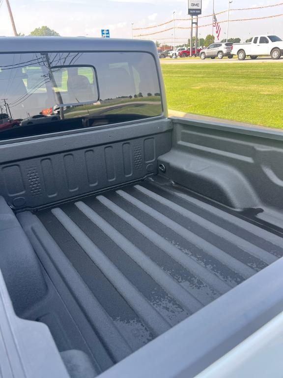 new 2025 Jeep Gladiator car, priced at $45,915