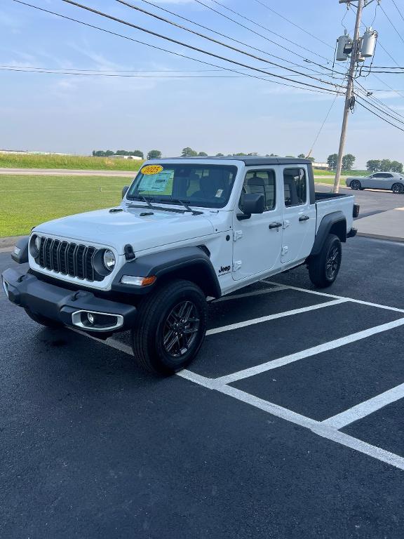 new 2025 Jeep Gladiator car, priced at $45,915