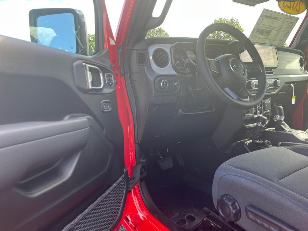 new 2025 Jeep Gladiator car, priced at $47,816