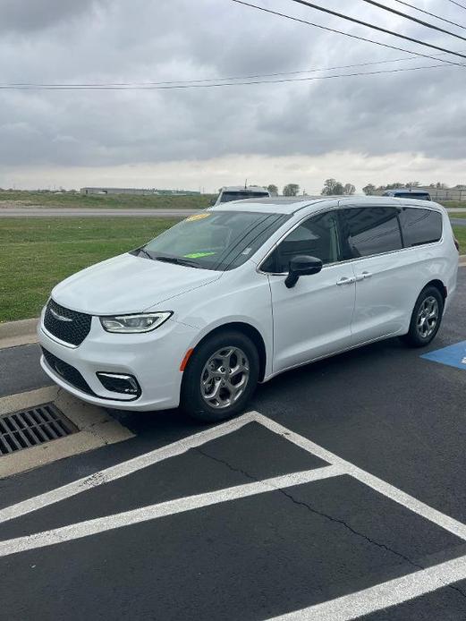 new 2024 Chrysler Pacifica car, priced at $54,693