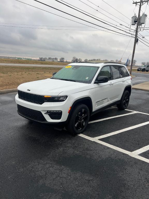 new 2025 Jeep Grand Cherokee car, priced at $54,210