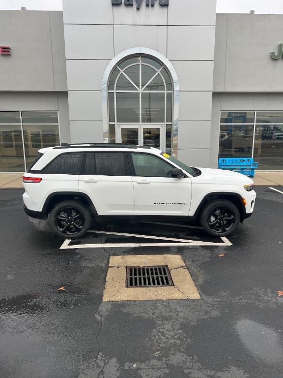 new 2025 Jeep Grand Cherokee car, priced at $54,210