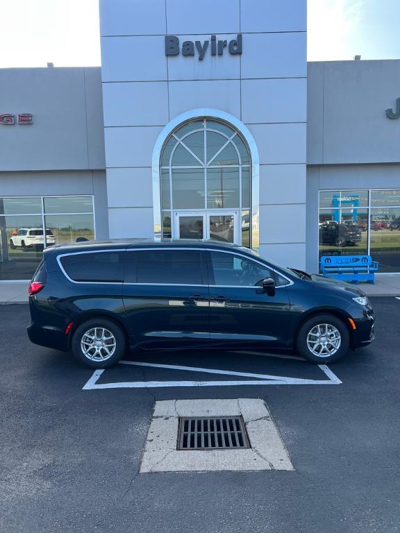 new 2025 Chrysler Pacifica car, priced at $48,115