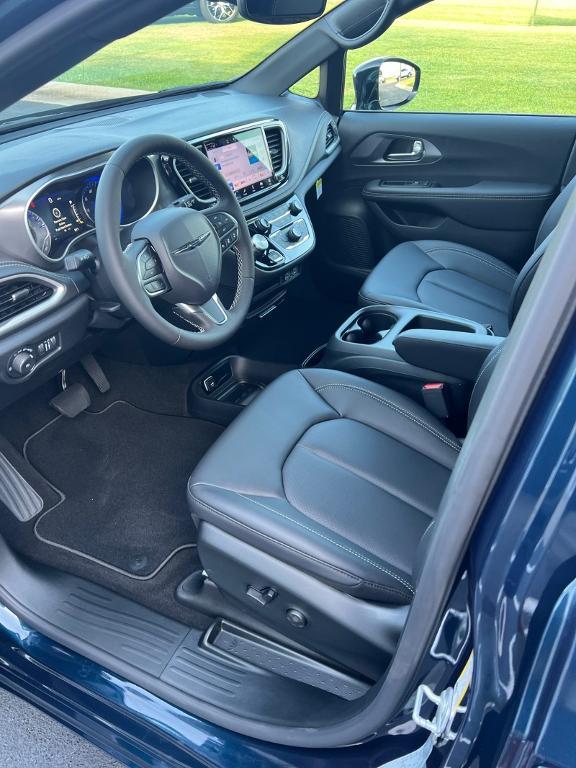 new 2025 Chrysler Pacifica car, priced at $48,115