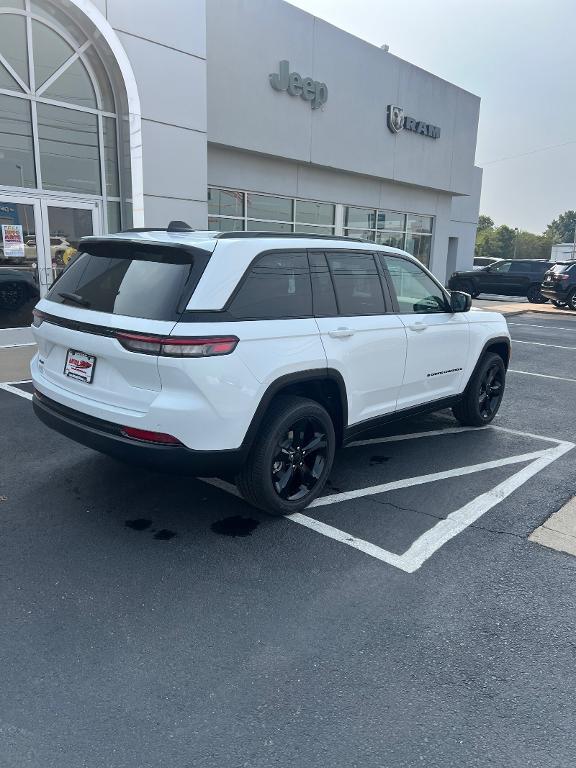 new 2025 Jeep Grand Cherokee car, priced at $45,899