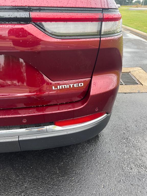 new 2025 Jeep Grand Cherokee car, priced at $46,147