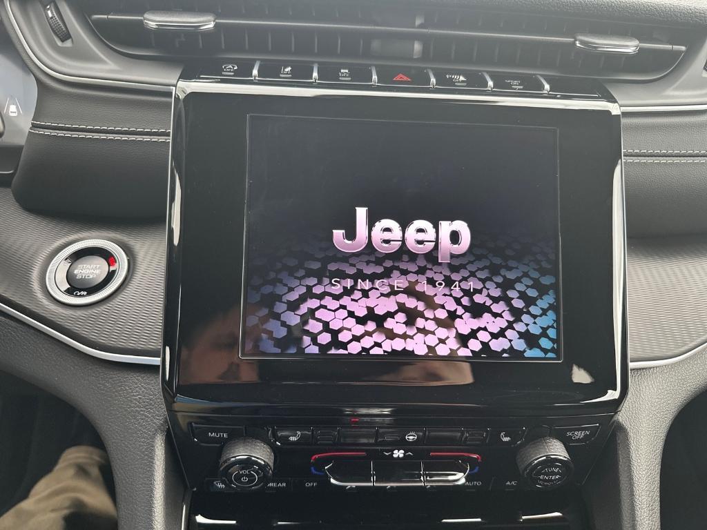 new 2025 Jeep Grand Cherokee L car, priced at $46,370