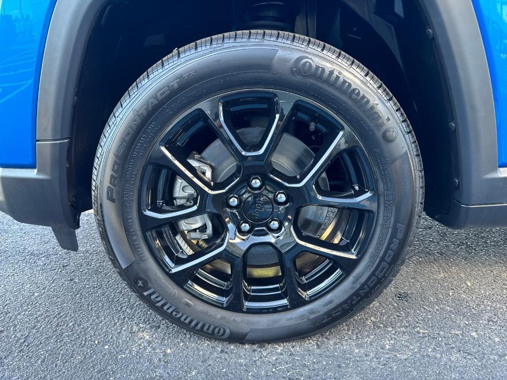 new 2024 Jeep Compass car, priced at $37,433