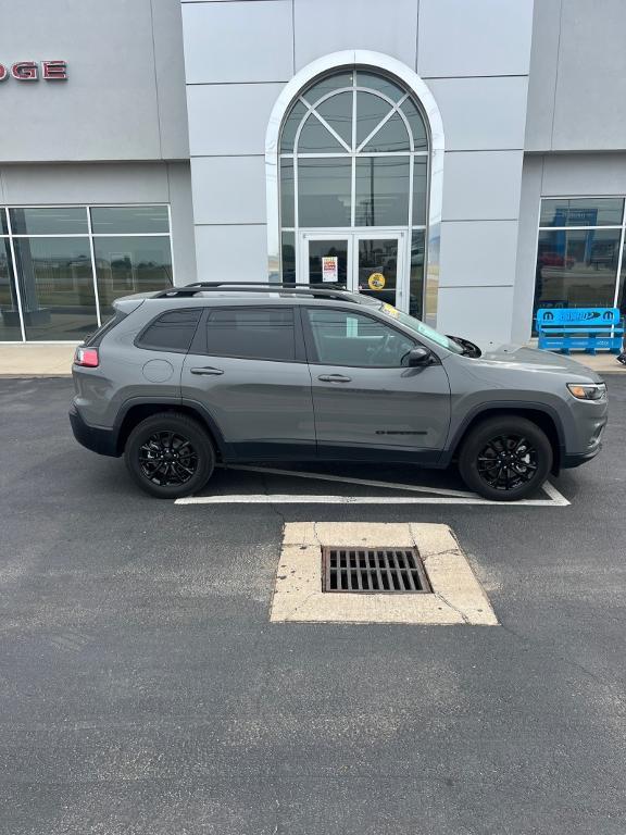 used 2023 Jeep Cherokee car, priced at $23,455