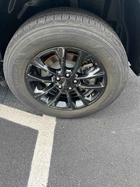 used 2023 Jeep Cherokee car, priced at $23,455