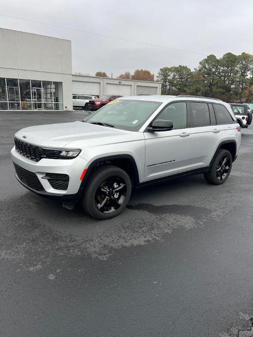 new 2024 Jeep Grand Cherokee car, priced at $46,233