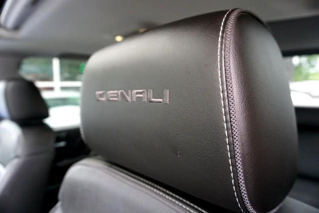 used 2018 GMC Sierra 1500 car, priced at $27,700