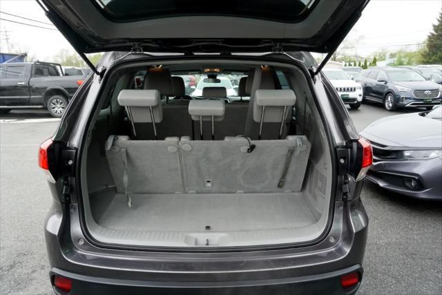 used 2018 Toyota Highlander car, priced at $18,800