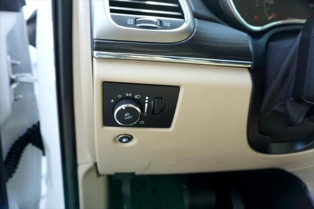 used 2021 Jeep Grand Cherokee car, priced at $22,990