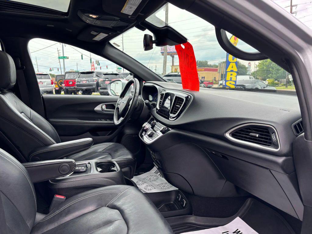 used 2020 Chrysler Pacifica car, priced at $17,995