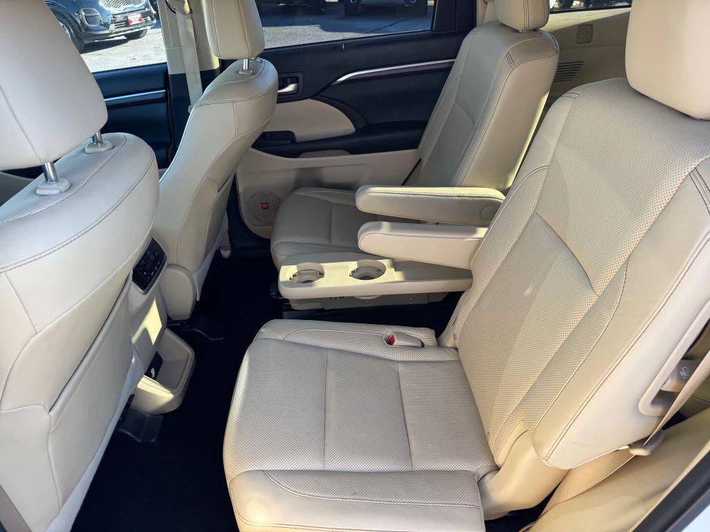 used 2015 Toyota Highlander car, priced at $19,995