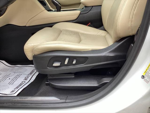 used 2017 Cadillac XT5 car, priced at $12,900