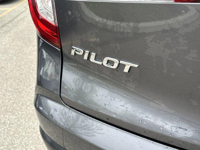 used 2022 Honda Pilot car, priced at $35,999