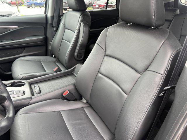 used 2022 Honda Pilot car, priced at $35,999