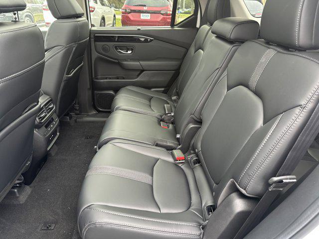 new 2025 Honda Pilot car, priced at $53,343