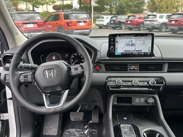new 2025 Honda Pilot car, priced at $53,343