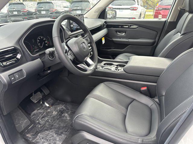 new 2025 Honda Pilot car, priced at $53,343