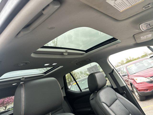 used 2021 Chevrolet Traverse car, priced at $27,994