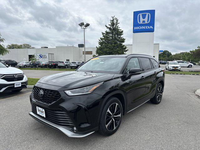 used 2021 Toyota Highlander car, priced at $37,253