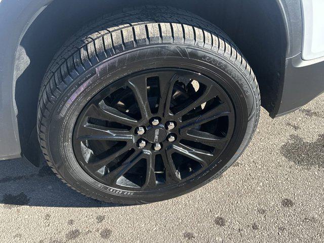 used 2022 GMC Acadia car, priced at $19,998