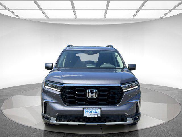 new 2025 Honda Pilot car, priced at $51,349