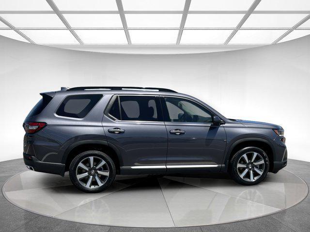 new 2025 Honda Pilot car, priced at $51,349