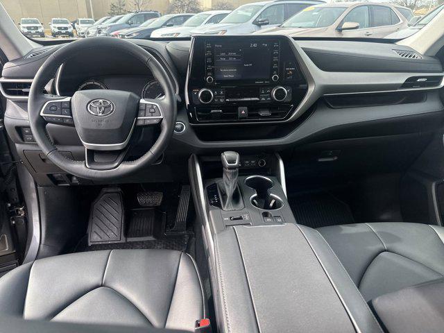 used 2022 Toyota Highlander car, priced at $38,792