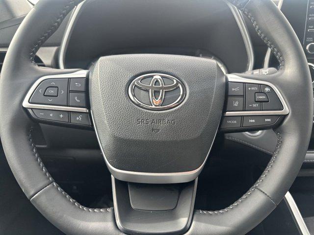 used 2022 Toyota Highlander car, priced at $38,792