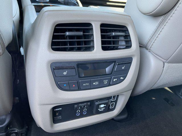 used 2022 Honda Pilot car, priced at $36,995