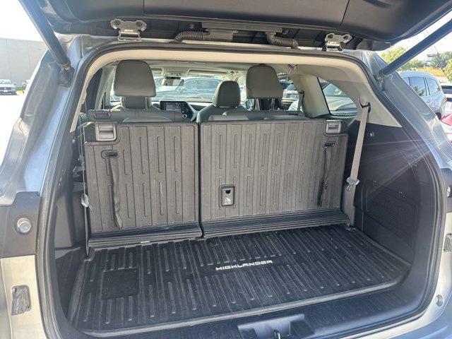 used 2020 Toyota Highlander car, priced at $30,795