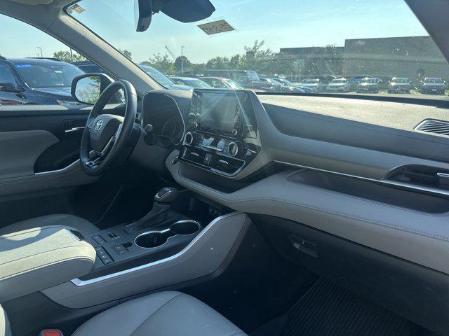 used 2020 Toyota Highlander car, priced at $30,795