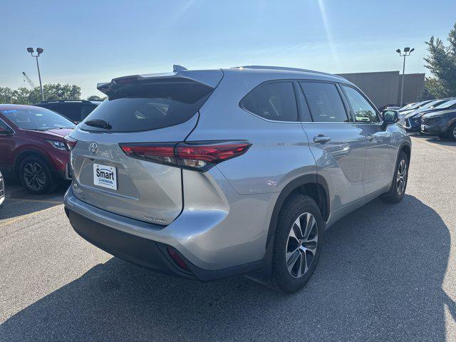 used 2020 Toyota Highlander car, priced at $30,795