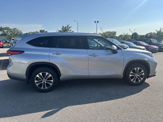 used 2020 Toyota Highlander car, priced at $30,795
