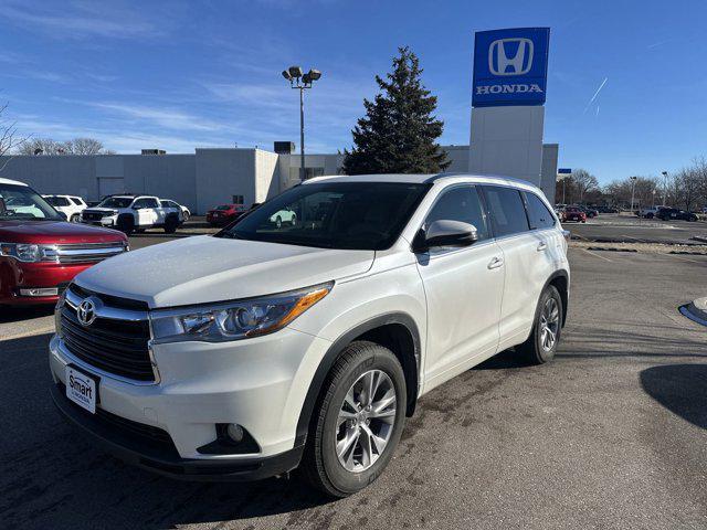 used 2015 Toyota Highlander car, priced at $22,981