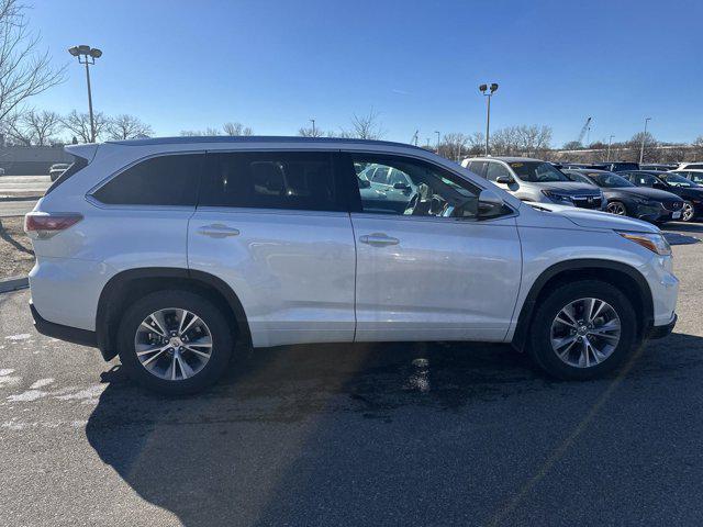 used 2015 Toyota Highlander car, priced at $22,981