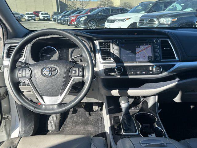 used 2015 Toyota Highlander car, priced at $22,981