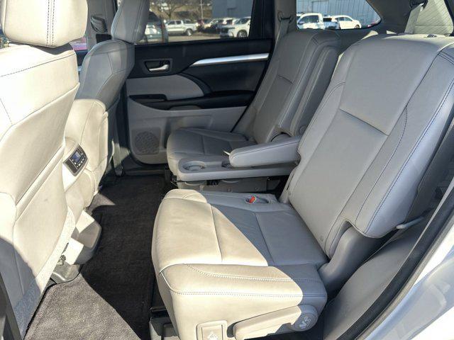 used 2015 Toyota Highlander car, priced at $22,981