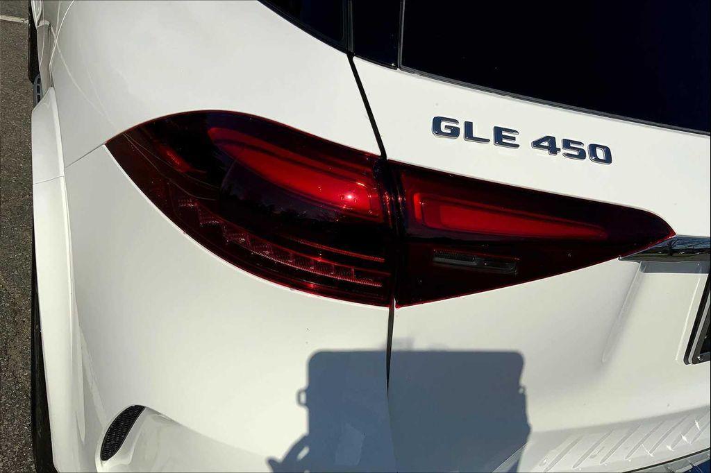 new 2026 Mercedes-Benz GLE 450 car, priced at $84,485