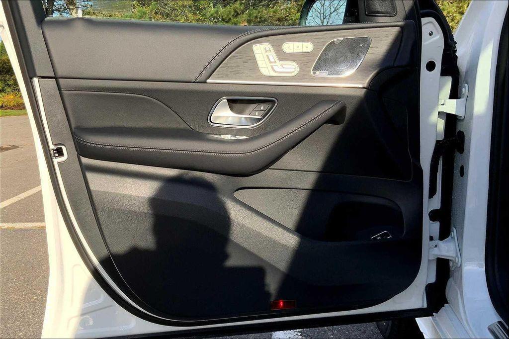 new 2026 Mercedes-Benz GLE 450 car, priced at $81,630