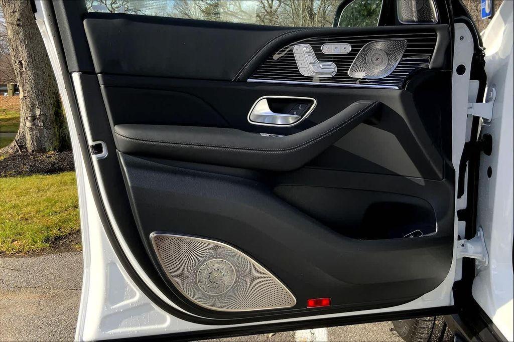 new 2025 Mercedes-Benz AMG GLS 63 car, priced at $166,715