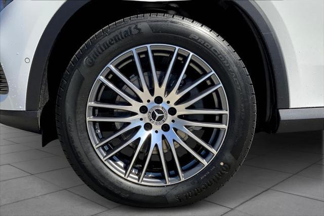 new 2025 Mercedes-Benz GLC 300 car, priced at $58,115
